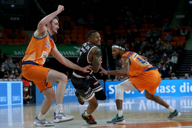 使他能在这 使他能在这