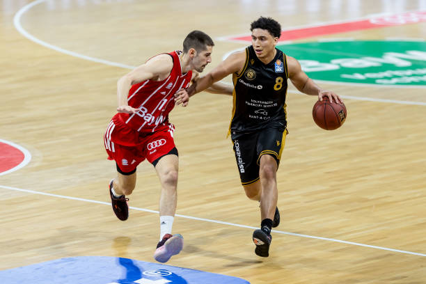 是他执掌巴 是他执掌巴