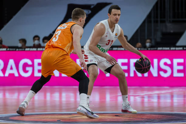 轻人的楷模 轻人的楷模